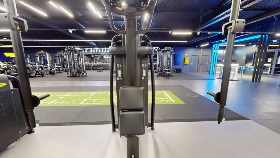 Reverse Fly, machine disponible au Fitness Park Vandœuvre-lès-Nancy