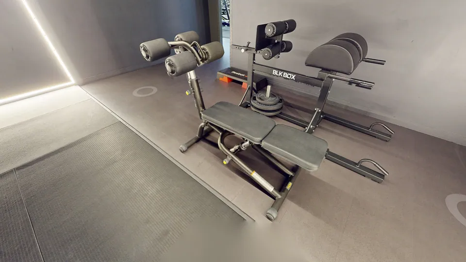 Banc à abdominaux réglable, machine disponible au Fitness Park Vandœuvre-lès-Nancy