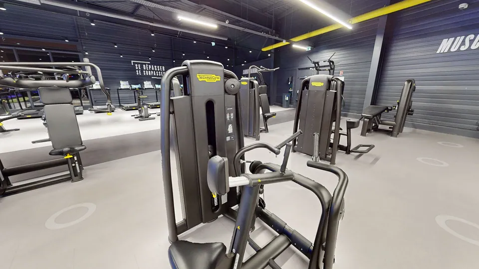 Low Row, machine disponible au Fitness Park Vandœuvre-lès-Nancy