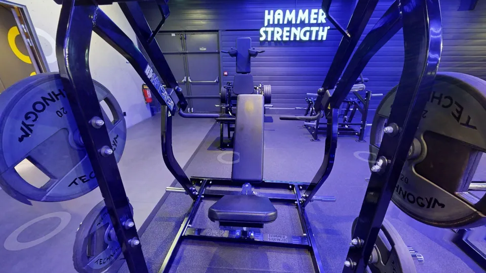 Iso-Lateral Incline Press - Fitness Park Vandœuvre-lès-Nancy