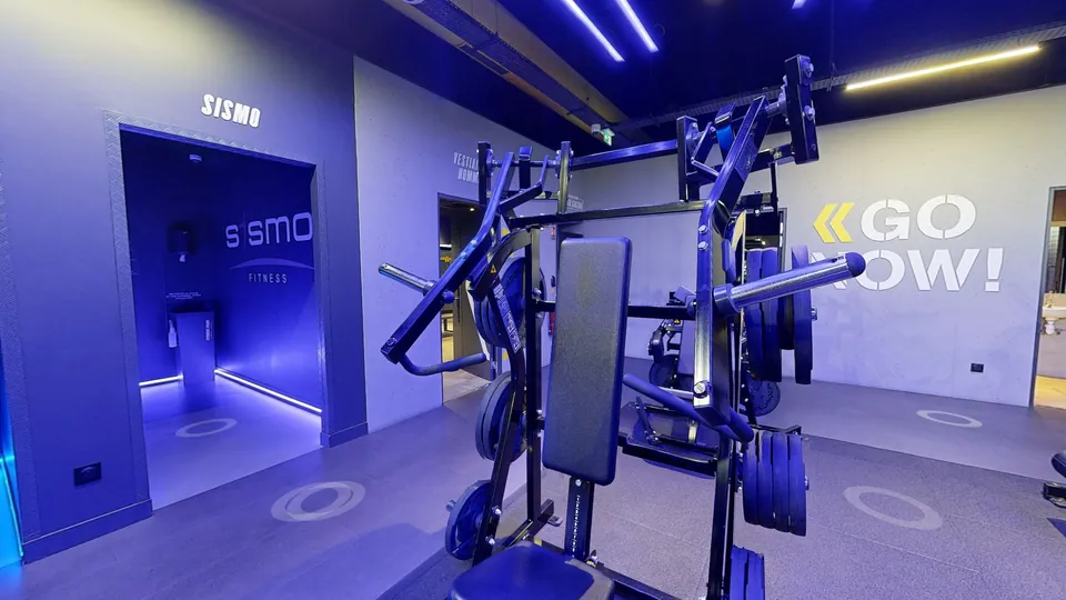 Iso-Lateral Incline Press, machine disponible au Fitness Park Vandœuvre-lès-Nancy