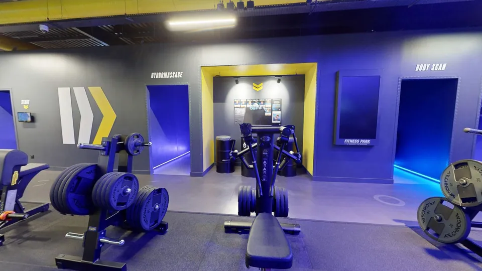 Shoulder Lateral Raise Dual, machine disponible au Fitness Park Vandœuvre-lès-Nancy