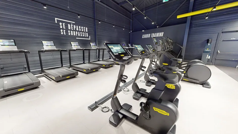 Vélo droit, machine disponible au Fitness Park Vandœuvre-lès-Nancy