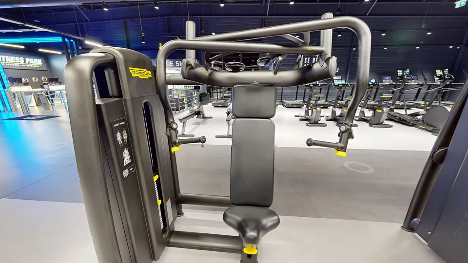 Chest Press, machine disponible au Fitness Park Vandœuvre-lès-Nancy